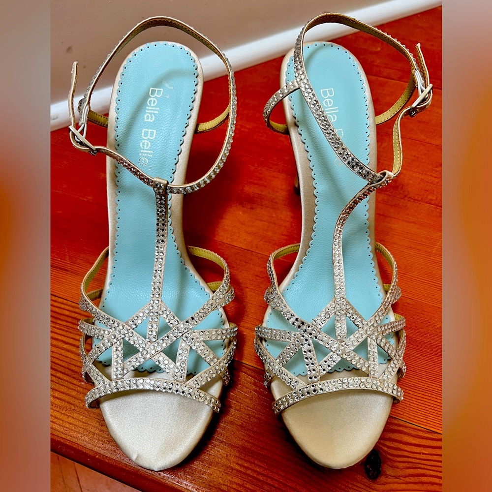 BHLDN Anthropologie Bella Belle NEW W/O Box Champagne Silk Satin Crystal Sandals